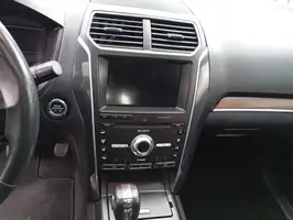 2019  Ford Explorer - Image 28