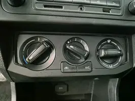 2022  Volkswagen Voyage - Image 39