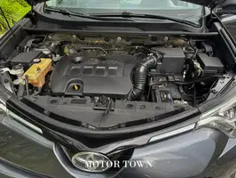 2018  Toyota Rav4 - Image 28