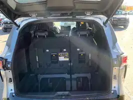 2025  Toyota Sienna - Image 7