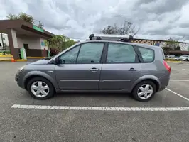 2010  Renault Grand - Image 11