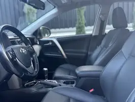 2018  Toyota Rav4 - Image 12