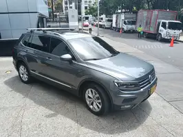 2019  Volkswagen Tiguan - Image 20