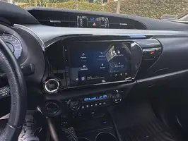 2023  Toyota Hilux - Image 12