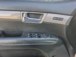 2010  Kia Mohave - Image 17