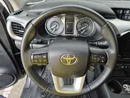 2023  Toyota Hilux - Image 23