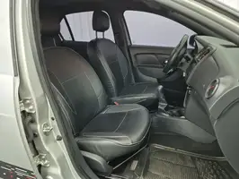 2020  Renault Logan - Image 25