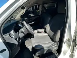 2017  Nissan Np300 - Image 12