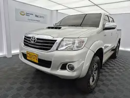 2015  Toyota Hilux - Image 10