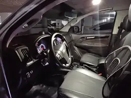 2023  Chevrolet Colorado - Image 9