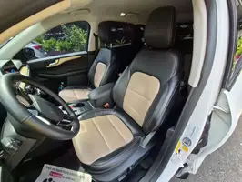 2022  Ford Escape - Image 19