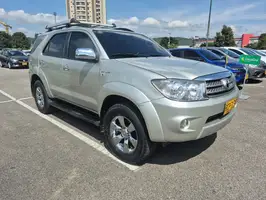 2011  Toyota Fortuner - Image 32