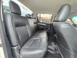 2017  Toyota Hilux - Image 19