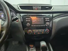 2017  Nissan Qashqai - Image 25