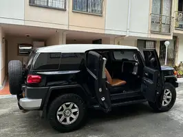 2019  Toyota Fj - Image 36