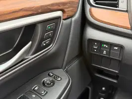 2018  Honda Cr - Image 15