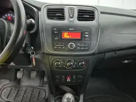 2019  Renault Logan - Image 25