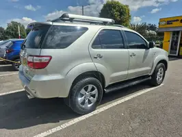2011  Toyota Fortuner - Image 30