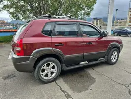 2009  Hyundai Tucson - Image 16