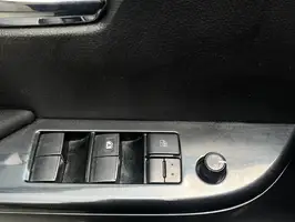 2018  Toyota Hilux - Image 16