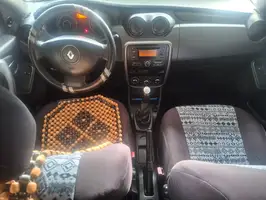 2013  Renault Logan - Image 27