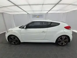 2017  Hyundai Veloster - Image 11