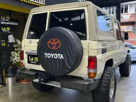1995  Toyota Land - Image 16