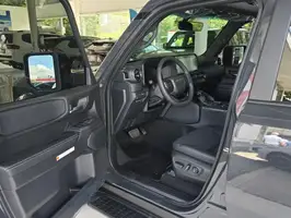 2025  Toyota Prado - Image 16