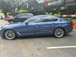 2022  Bmw Serie - Image 11