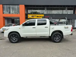 2014  Toyota Hilux - Image 10