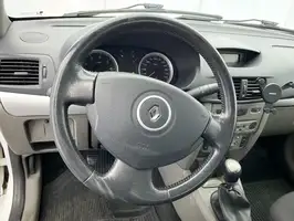 2010  Renault Symbol - Image 22