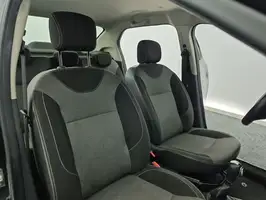 2019  Renault Logan - Image 22