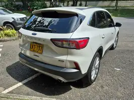 2022  Ford Escape - Image 33