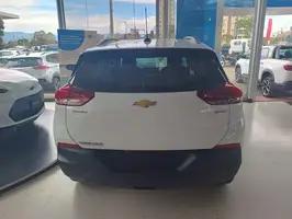 2025  Chevrolet Tracker - Image 9