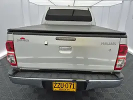 2015  Toyota Hilux - Image 13