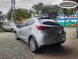 2022  Mazda 2 - Image 10