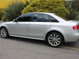 2010  Audi A4 - Image 2