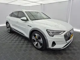 2022  Audi E - Image 2