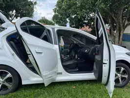 2017  Chevrolet Onix - Image 3
