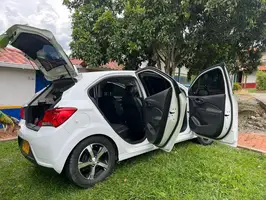 2017  Chevrolet Onix - Image 4