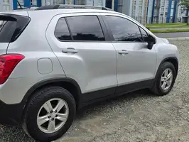 2017  Chevrolet Tracker - Image 3