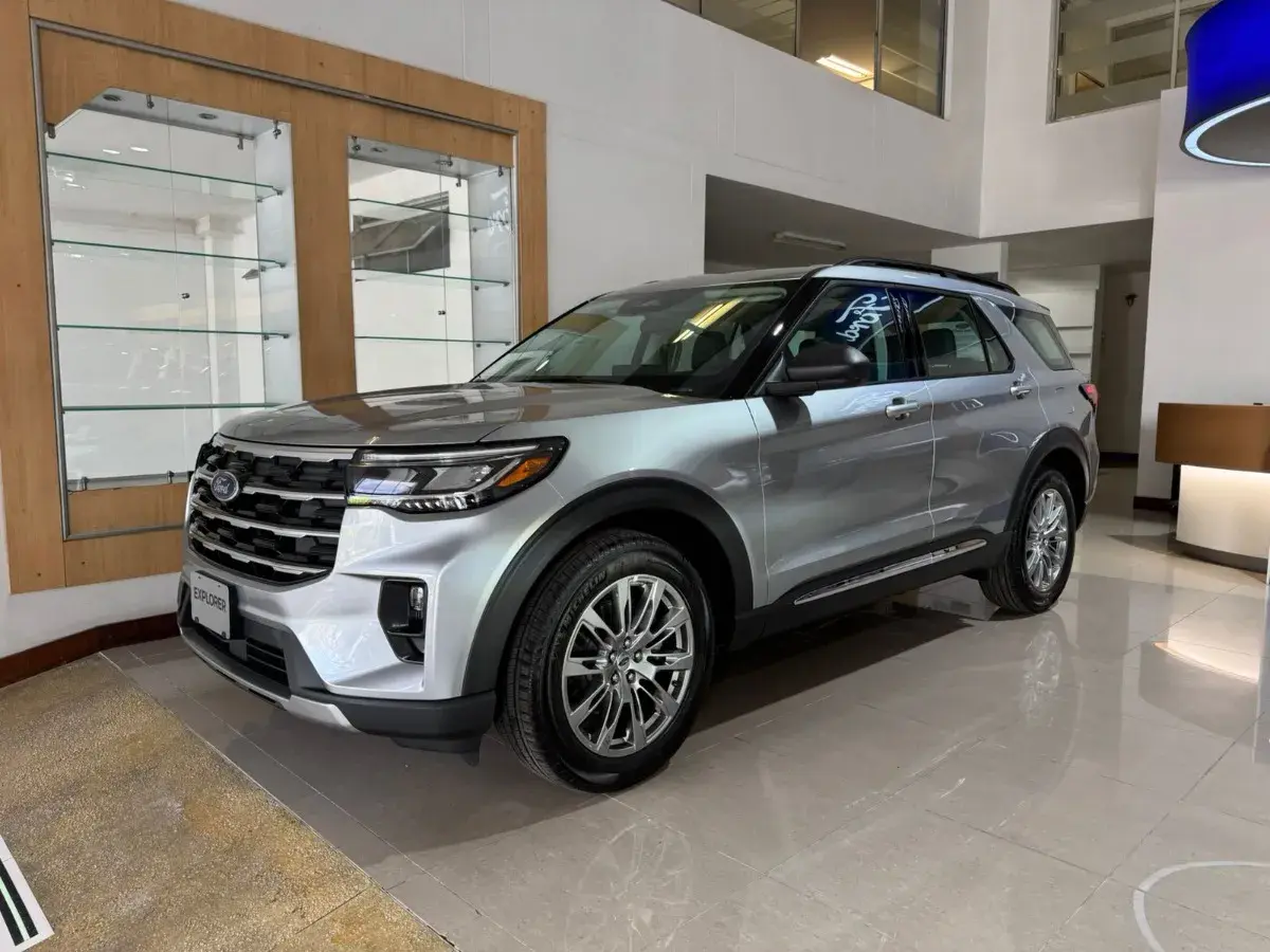 2025  Ford Explorer
