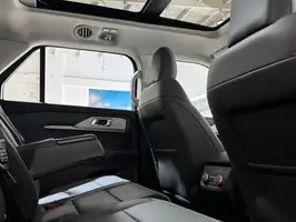 2025  Ford Explorer - Image 2