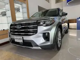 2025  Ford Explorer - Image 4