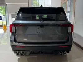 2025  Ford Explorer - Image 4