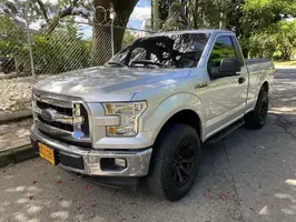 2017  Ford F - Image 4