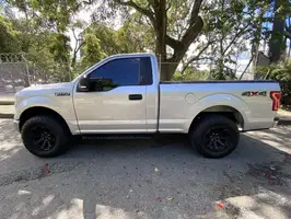2017  Ford F - Image 5
