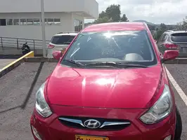 2012  Hyundai Accent - Image 3