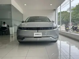 2024  Hyundai Ioniq - Image 2