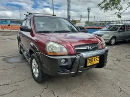 2009  Hyundai Tucson - Image 2